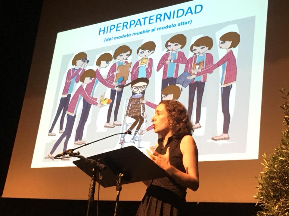 Eva Millet charla sobre Hiperpaternidad